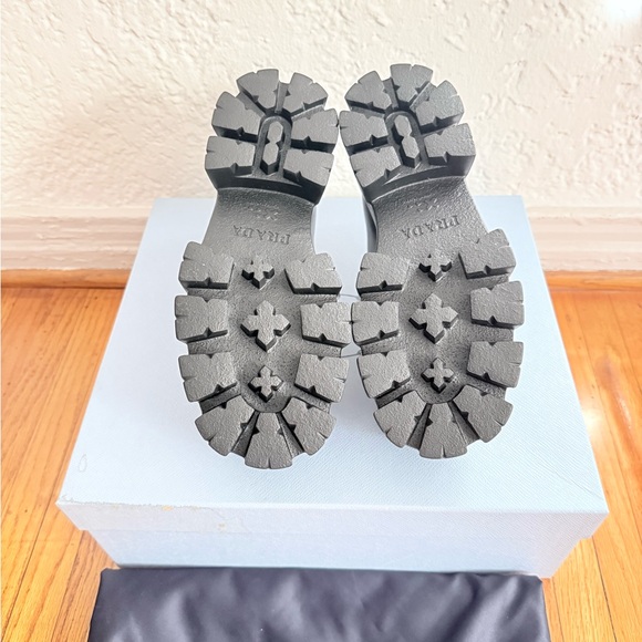 New Prada Monolith brushed leather loafers. Size EU 36. US 6. - Picture 9 of 13